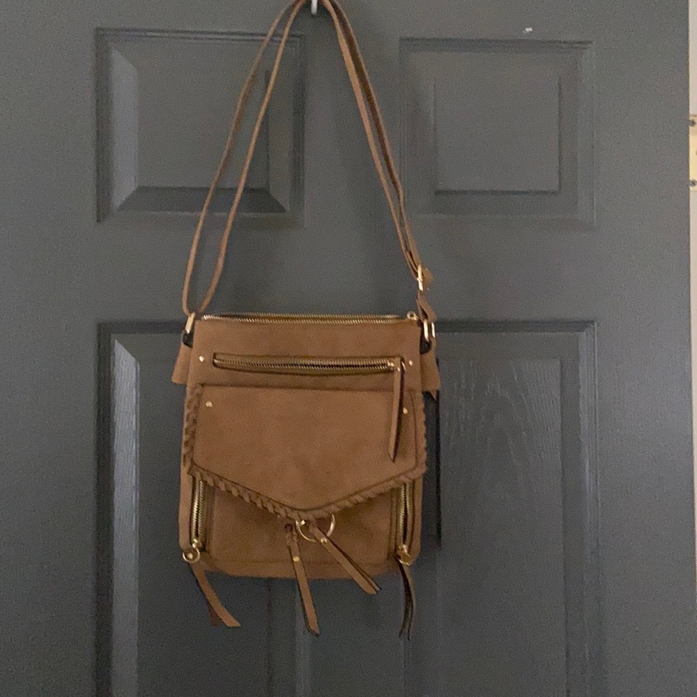 {{Cross body bag}}